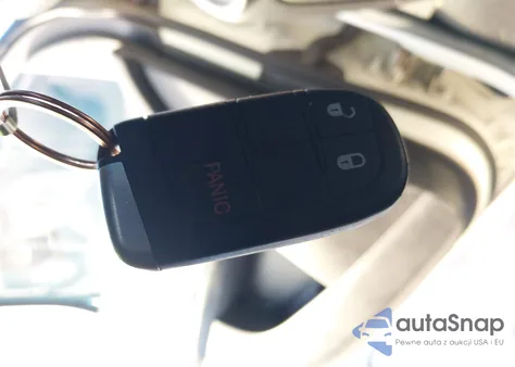 2013 Dodge Journey Sxt z USA, uszkodzony, nr VIN 3C4PDCBG7DT619315